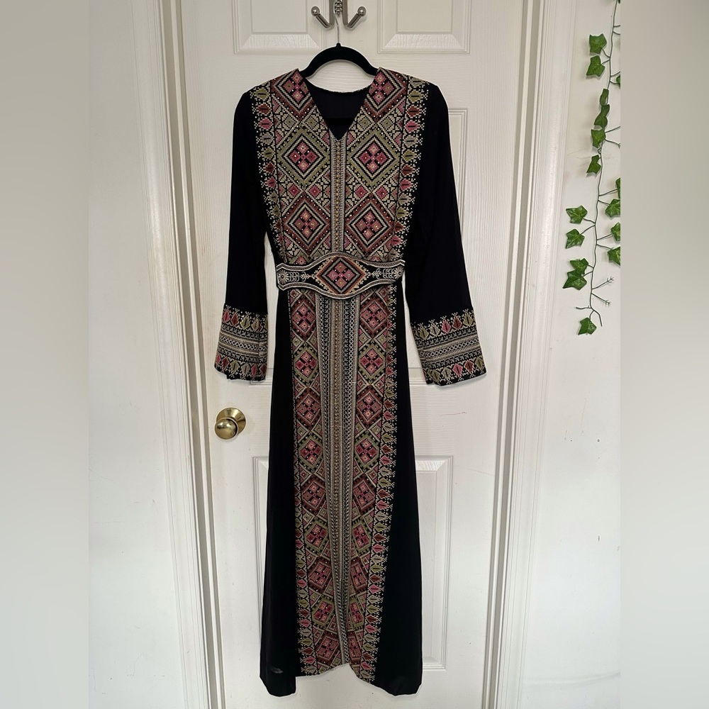 Women’s traditional long elegant embroidered abaya/dress